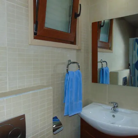 Ithaki Phinikoudes No. 107 * Larnaca