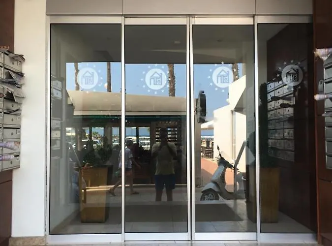 Ithaki Phinikoudes No. 107