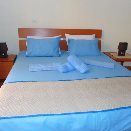 Ithaki Phinikoudes No. 107 *