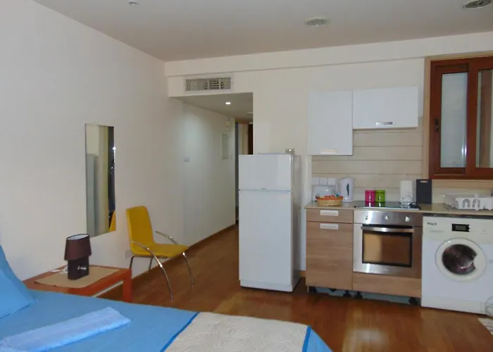 Ithaki Phinikoudes No. 107 לרנקה