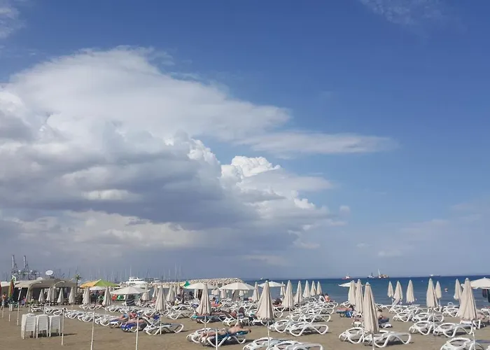 Ithaki Phinikoudes No. 107 *