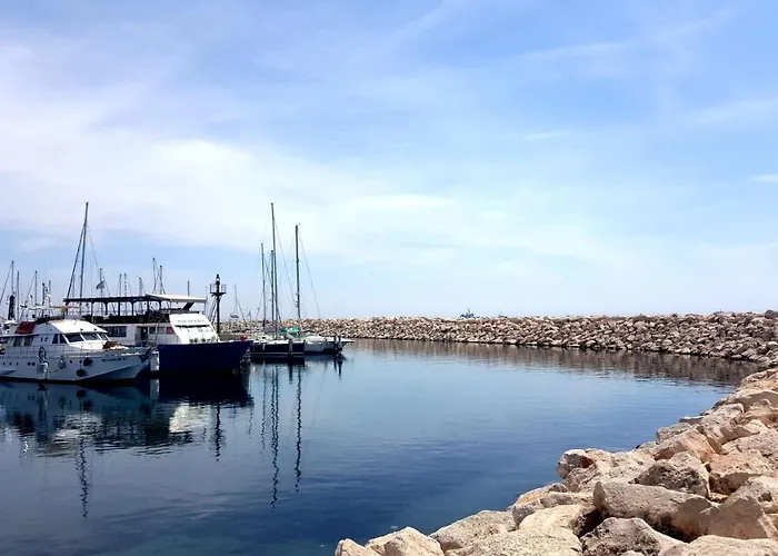 Ithaki Phinikoudes No. 107 *