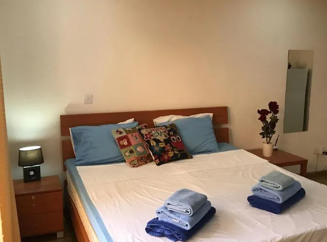 Ithaki Phinikoudes No. 107 * Λάρνακα